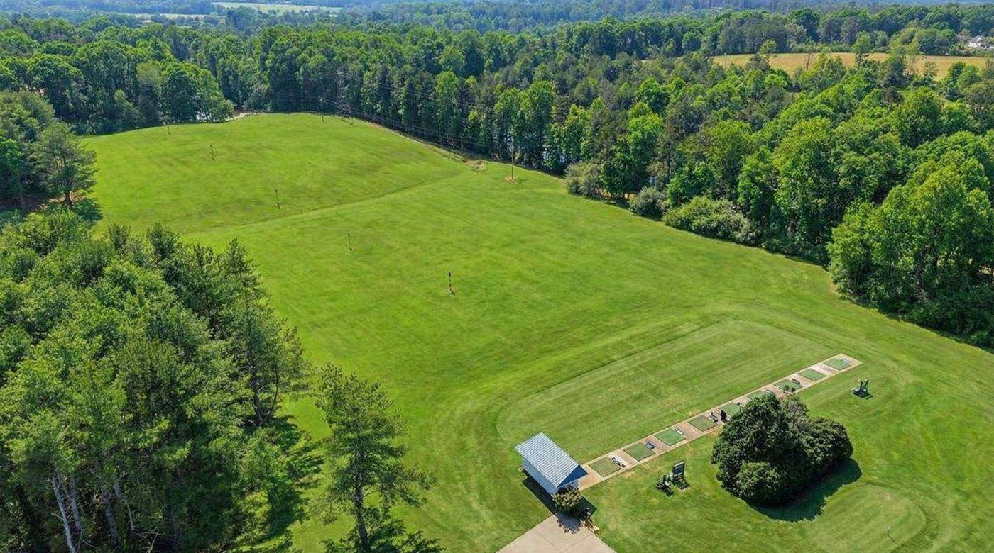 Apple Mountain Golf Club driving range and practice facility